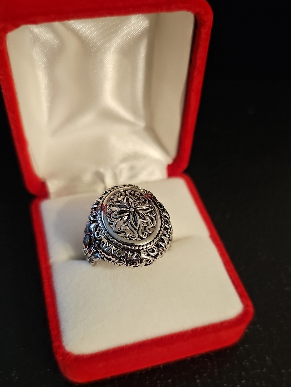 Silvertone Ring